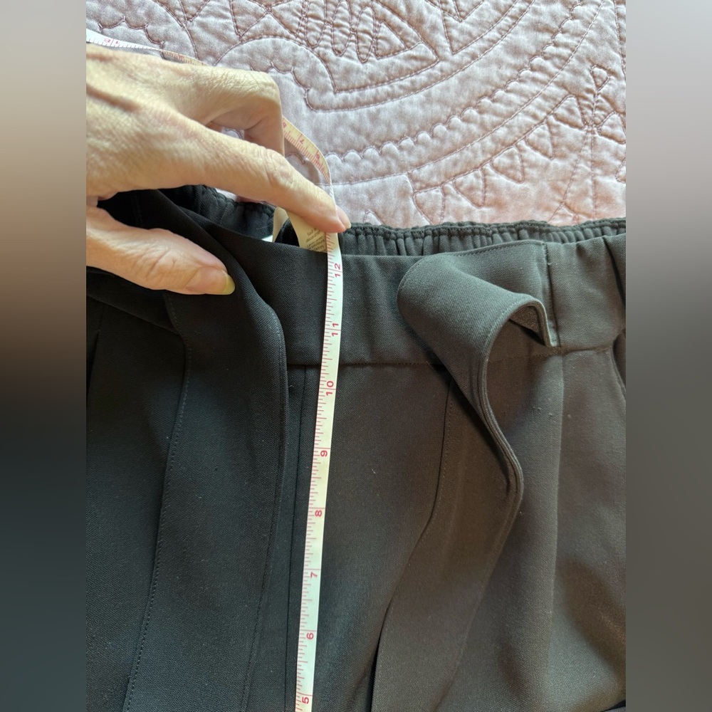 Lululemon Athletica Black Noir Crop Pants - Picture 11 of 13